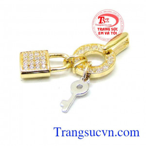 Mặt nữ chìa khóa tình yêu