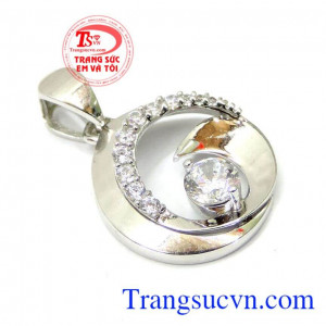 Mặt nữ vàng 10k trắng đẹp được nhiều người ưa chuộng, tin tưởng sự dụng trong nhiều năm