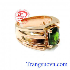 Nhẫn diopsite đeo hợp mệnh hỏa với chất lượng vàng đảm kết hợp đá diopssite đeo bền đẹp sáng bóng