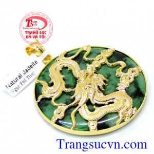 mặt ngọc jadeite thiên nhiên hợp với tất cả các mệnh, mặt jadeite bọc rồng mang biểu tượng nguyên khí của đất trời, đem lại may mắn, Mặt ngọc bọc rồng tiền tài