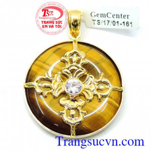 Mặt dây đá mắt hổ bọc vàng 14k đeo quý phái hợp với những người mệnh kim và thổ mang lại nhiều may mắn đá mắt hổ còn là một loại đá năng lượng,