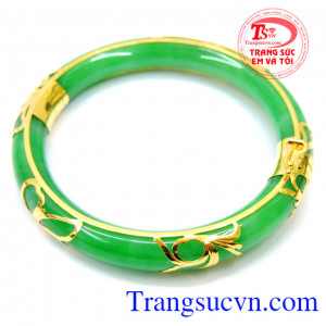 Vòng ngọc cẩm thạch bọc vàng