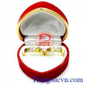 nhẫn cưới là kỷ vật thiêng liêng của bất kỳ đôi vợ chồng nào trên thế giới. Nhẫn cưới 10k sáng bóng