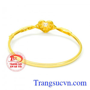 Vòng tay trái tim tình yêu