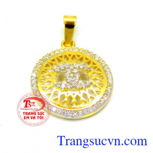 Chiếc Mặt dây chuyền vàng nữ đẹp.