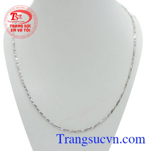 dây chuyền vàng đeo hợp thời trang, sang trọng khách hàng ưa chuộng và bình chọn nhiều năm