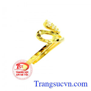 Nhẫn nữ vàng tây,được thiết kế tinh tế. Nhẫn thương yêu vàng