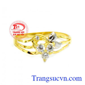 Nhẫn nữ bảo hành 6 tháng giao toàn quốc, thanh toán an toàn. Nhẫn nữ vàng kết trái