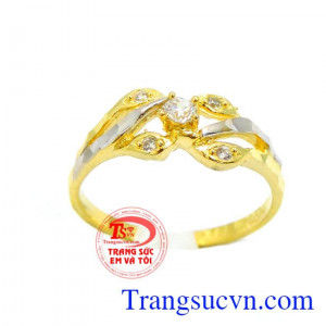Nhẫn phù hợp làm quà tặng trong các dịp ý nghĩa, sinh nhật, được phái đẹp ưa chuộng. Nhẫn nữ đeo tay vàng