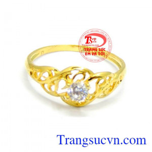 Chiếc nhẫn vàng nữ