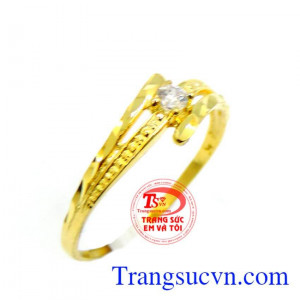 Nhẫn nữ vàng theo yêu cầu dành cho phái đẹp. Nhẫn nữ mảnh vàng kết tinh