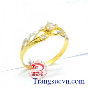 Nhẫn vàng chắp cánh tình yêu nhẫn nữ bảo hành 6 tháng giao toàn quốc, thanh toán an toàn. Nhẫn vàng chắp cánh tình yêu