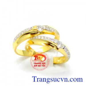 Cặp nhẫn cưới năm mới
