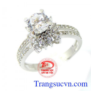 Nhẫn vàng trắng 18k nhập khẩu đảm bảo chất lượng, bảo hành 1 năm.