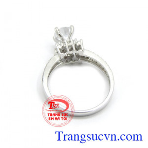 Nhẫn vàng trắng 18k nhập