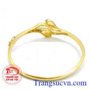 Chất lượng đảm bảo uy tín, khách hàng ưa chuộng nhiều năm. Vòng tay tình yêu