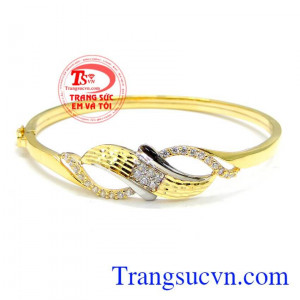 Vòng tay sức mạnh tự nhiên