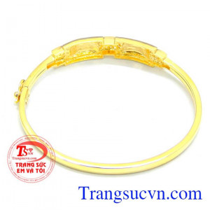 Vòng tay vàng chất lượng đảm bảo và Uy tín, khách hàng bình chọn. Chiếc vòng vàng bắc cầu tình yêu