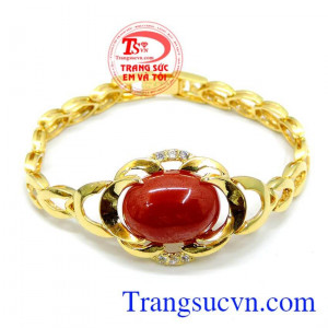 lắc vàng nữ món quà phù hợp tặng trong các dịp sinh nhật và lễ tết. 