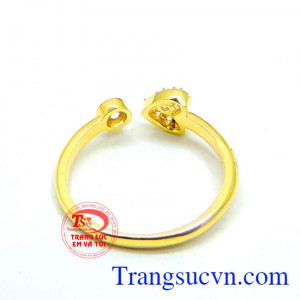 Nhẫn nữ bảo hành 6 tháng giao toàn quốc, thanh toán an toàn. Nhẫn vàng quả tim