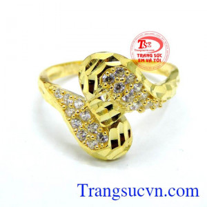 Nhẫn nữ bảo hành 6 tháng giao toàn quốc, thanh toán an toàn. Nhẫn vàng màu đẹp