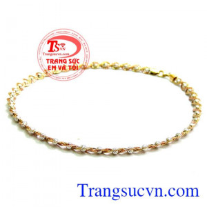 Kiềng vàng tinh tế dành cho phái đẹp. 