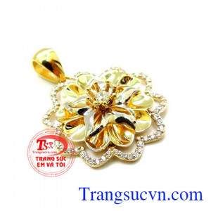 Mặt dây hoa thời trang sang trọng