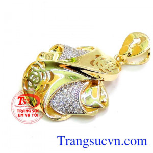 Mặt dây chuyền hoa hồng tình yêu