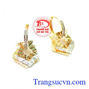 Bông tai vàng dành cho phái đẹp giao hàng trên toàn quốc, bảo hành uy tín.