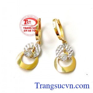Hoa tai vàng 18k xinh điệu đẹp,Giao hoa tai vàng 18k toàn quốc, thanh toán an toàn.
