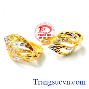 Hoa tai trung tín chất lượng vàng đảm bảo uy tín khách hàng ưa chuộng và bình chọn nhiều năm, là thương hiệu hàng đầu việt nam.