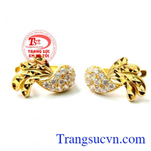 Đôi Cánh phượng hồng với thiết kế đôi hoa tai cánh phượng hồng với màu tinh khôi và hồn nhiên trong sáng,nhẹ nhàng