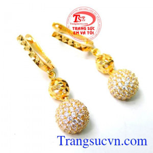 Hoa tai vàng được bảo hành 6 tháng, giao toàn quốc, khách hàng nữ yêu thích, Hoa tai cẩm tú cầu