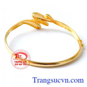 vòng tay vàng chất lượng đảm bảo uy tín, khách hàng ưa chuộng nhiều năm. Chiếc vòng vàng xong hành