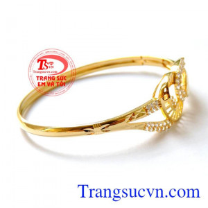 Chất lượng đảm bảo uy tín, khách hàng ưa chuộng nhiều năm. Vòng vàng nữ đẹp