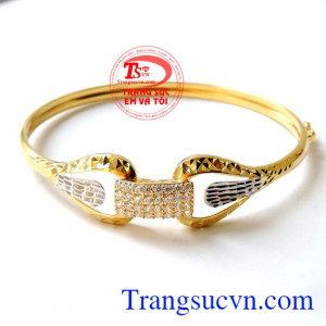 Khách hàng ưa chuộng nhiều năm. Kết nối tình yêu vòng vàng