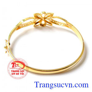 Khách hàng ưa chuộng nhiều năm, có kiểm định vàng. Vòng tay hương sắc cuộc sống