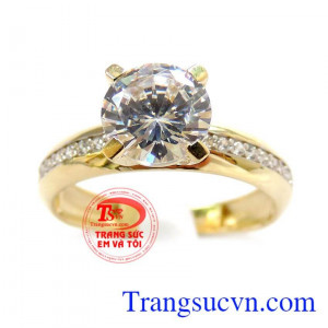 Nhẫn nữ vàng tây,được thiết kế tinh tế, đeo xinh xinh trên ngón tay đeo nhẫn. Nhẫn nữ may mắn vàng