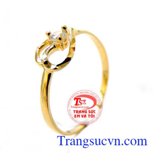 Nhẫn nữ bảo hành 6 tháng giao toàn quốc, thanh toán an toàn. Nhẫn công danh vàng