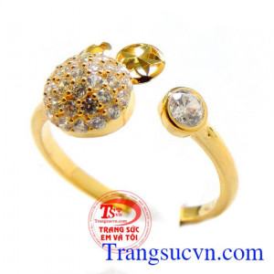 Nhẫn vàng tây nữ là món quà ý nghĩa tặng người yêu trong các ngày lễ, kỷ niệm. Nhẫn kiểm hello kity