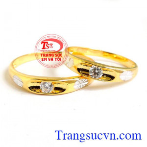 Nhẫn cưới hoa hạnh phúc đa dạng mẫu mã, là thương hiệu nhẫn cưới đẹp nhiều người yêu thích