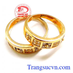 Nhẫn vàng 18k kết trái yêu thương