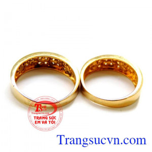 Nhẫn cưới vàng tây
