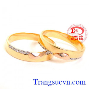 Nhẫn cưới gắn kết 18k
