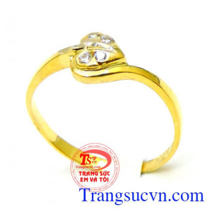 Trái tim nhẫn vàng Bán Trái tim nhẫn vàng dành cho nữ. 