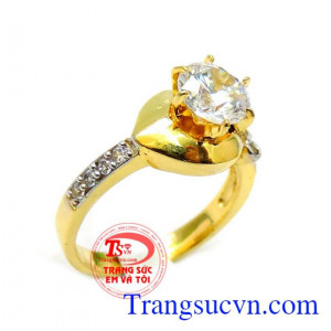 Bán Chiếc nhẫn nữ vàng duyên dán