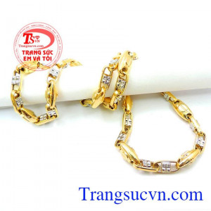 Dây vàng may mắn nam Dây chuyền đa dạng mẫu dây vàng và kiểu phù hợp mọi lứa luổi có thể đeo làm tôn lê sự tinh tế và lịch lãm cho bản thân