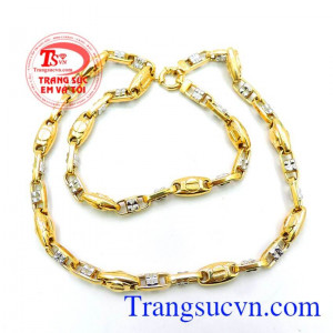 Dây vàng may mắn nam Dây chuyền đa dạng mẫu dây vàng và kiểu phù hợp mọi lứa luổi có thể đeo làm tôn lê sự tinh tế và lịch lãm cho bản thân