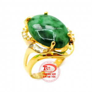 Sản phẩm kết hợp ngọc cẩm thạch thiên nhiên và vàng tây mang đến sự bình an và thịnh vượng. Nhẫn vàng ngọc cẩm thạch nữ