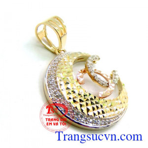 Mặt trăng vàng tây mặt dây chuyền sáng bóng Uy tín về chất lượng vàng.